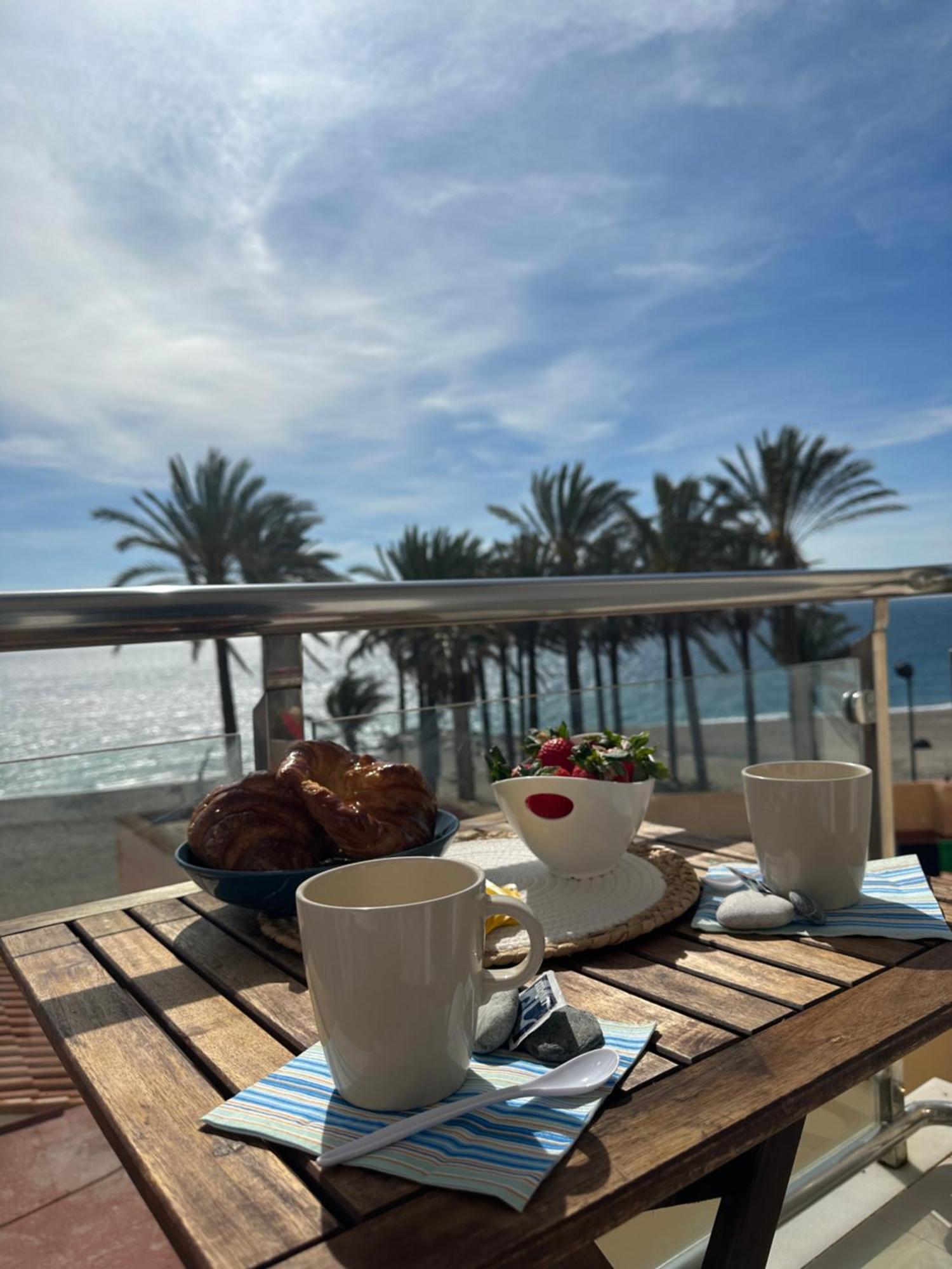 Vistas Al Mar Apartment Торенуева Екстериор снимка